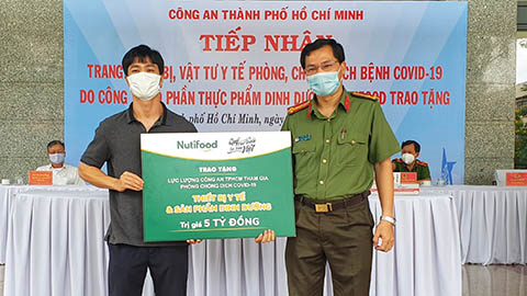 Không dự VL World Cup cùng ĐT Việt Nam, Công Phượng chung tay chống dịch Không dự VL World Cup cùng ĐT Việt Nam, Công Phượng chung tay chống dịch