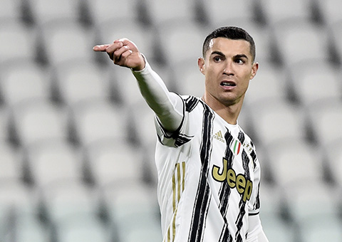 Tacchinardi chỉ trích cách mà Ronaldo rời Juventus