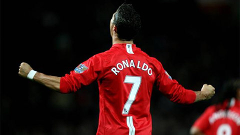 Doanh thu áo đấu của Ronaldo đạt 32,5 triệu bảng sau 12 giờ