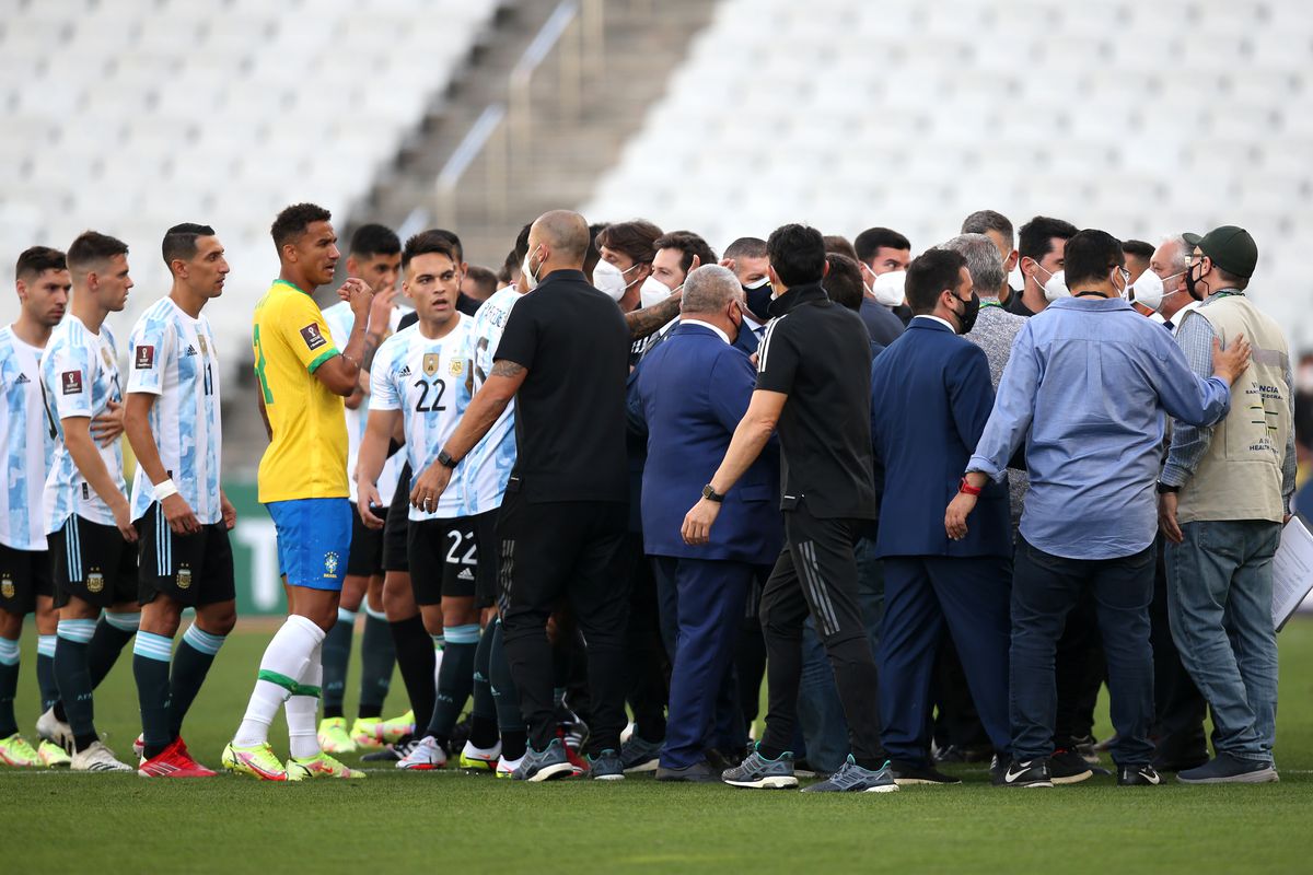Trận Brazil - Argentina bị hoãn vì sự can thiệp của Cơ quan Kiểm soát Y tế Quốc gia Brazil
