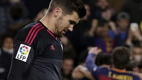 Thủ môn ĐT Australia đấu ĐT Việt Nam từng bị Messi và Barcelona vùi dập đến 7 bàn Thủ môn ĐT Australia đấu ĐT Việt Nam từng bị Messi và Barcelona vùi dập đến 7 bàn