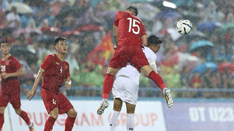 Trận Việt Nam vs Australia sẽ thế nào nếu trời mưa to?