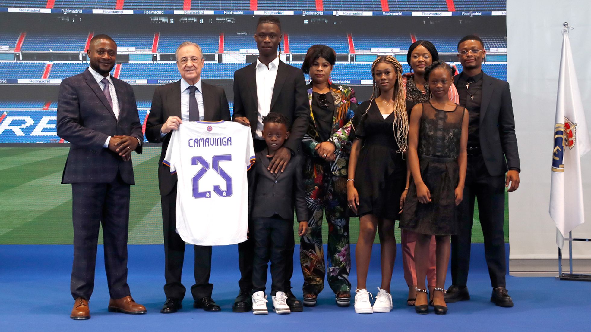 Camavinga cùng gia đình trong buổi lễ ra mắt Real Madrid