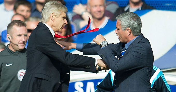 Mourinho và Wenger thường xuyên khẩu chiến với nhau