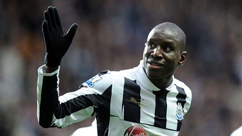 Demba Ba giải nghệ ở tuổi 36