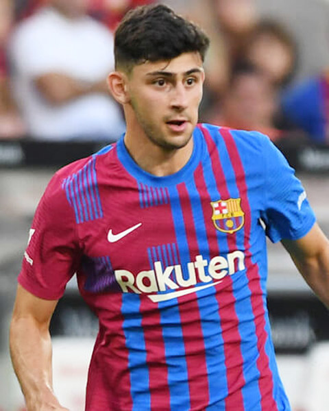 Demir là tiền đạo trẻ đầy triển vọng của Barca.