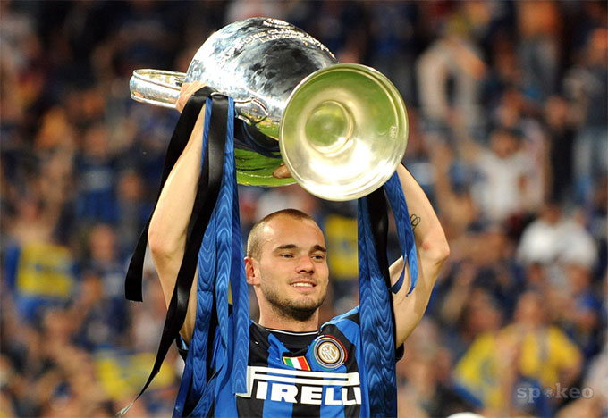 Sneijder vô địch Champions League 2009/10 cùng Inter