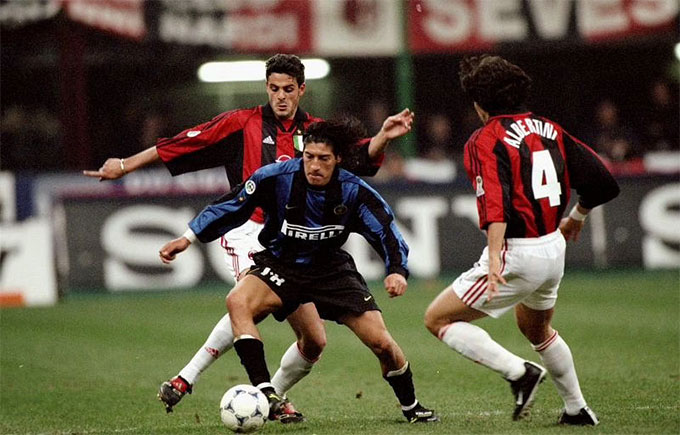 Zamorano trong màu áo Inter Milan