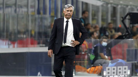 HLV Carlo Ancelotti đã có một chiến thắng sát nút trước Inter