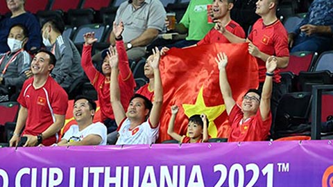 Người Việt đổ dồn về Lithuania tiếp sức ĐT futsal Việt Nam