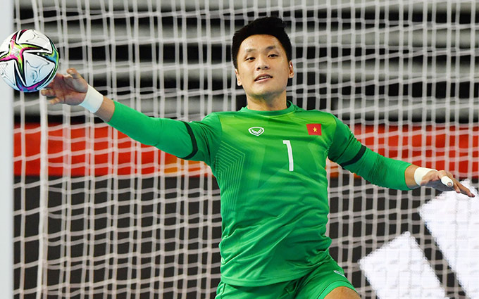 Hồ Văn Ý đã chơi rất tốt trong khung gỗ của ĐT futsal Việt Nam - Ảnh: Quang Thắng 