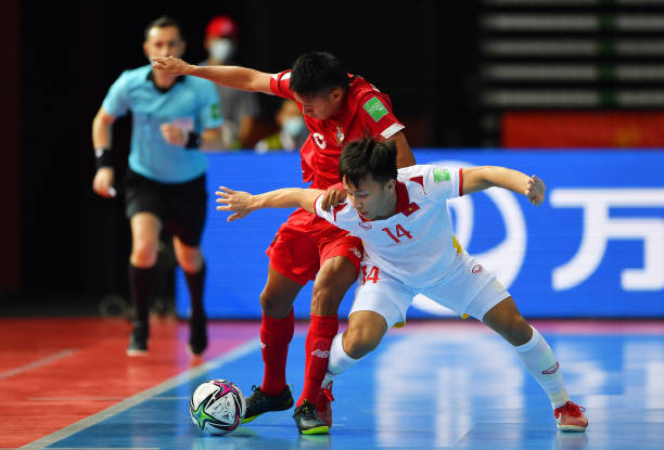 Văn Hiếu ghi bàn thắng quyết định giúp ĐT futsal Việt Nam đánh bại Panama - Ảnh: Getty Images