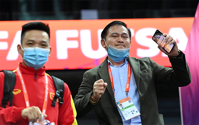 Trưởng đoàn Futsal Việt Nam - Trần Anh Tú là người có công lớn trong những thành công của futsal Việt Nam. Ảnh: Quang Thắng
