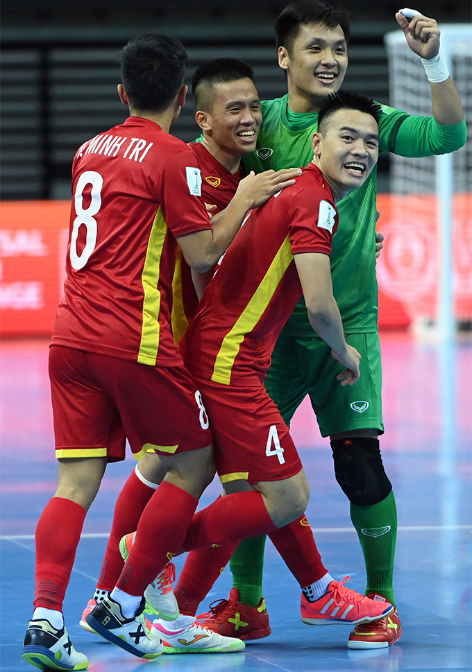 Phạm Đức Hoà và các đồng đội đang có một kỳ Futsal World Cup 2021 thành công