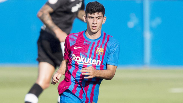 Yusuf Demir, 18 tuổi, vừa lần đầu được đá chính ở đội một Barca.  