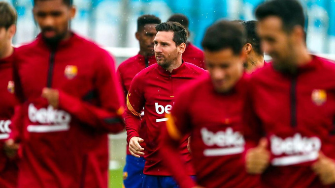 Các cầu thủ Barca luôn noi theo Messi trong các buổi tập