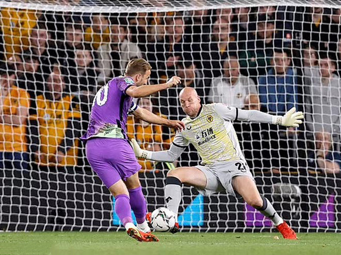 Kane đóng góp 1 bàn thắng trong trận đấu Wolves vs Tottenham