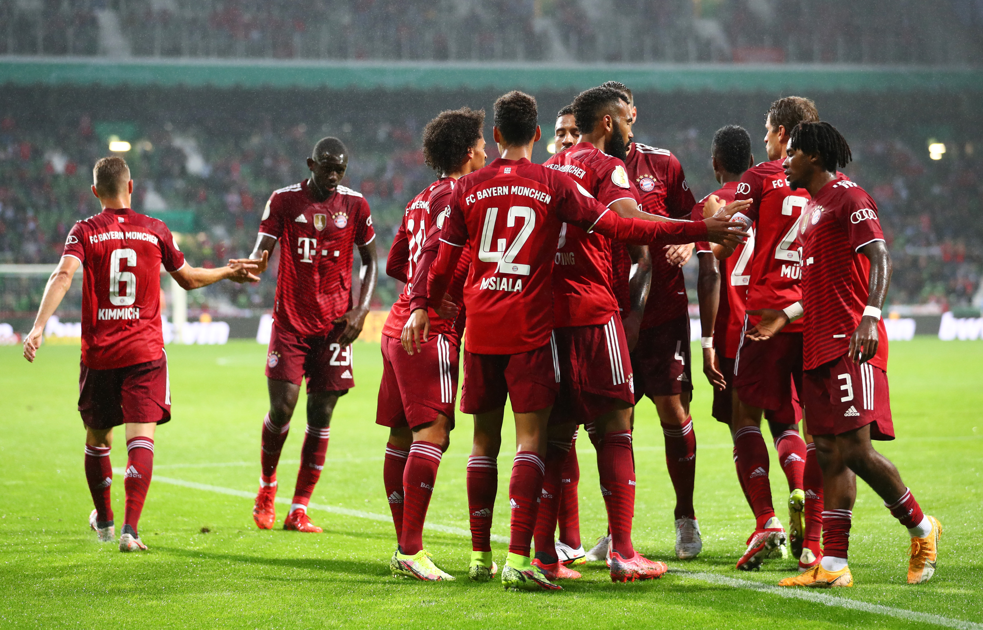 Bayern là chủ nhân của những bữa tiệc bàn thắng ở giải nội địa Đức