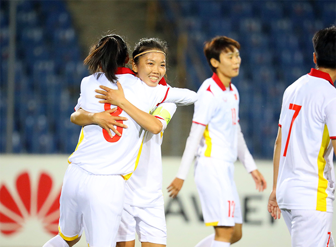 Huỳnh Như và các đồng đội đang hướng đến ngôi nhất bảng B. Chỉ cần không thua Tajikistan vào tối mai, ĐT Việt Nam sẽ dự VCK Asian Cup nữ 2022