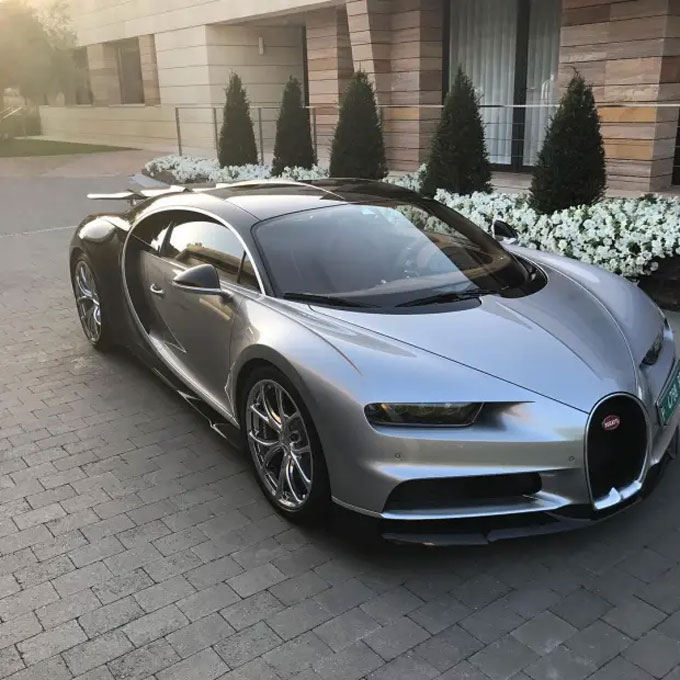 Bugatti Chiron - 2,15 triệu bảng. Ronaldo tậu chiếc siêu xe này năm 2017.