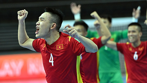 Đằng sau thành công ĐT futsal Việt Nam tại World Cup 2021: Căng thẳng, kịch tính ngay từ vạch xuất phát Đằng sau thành công ĐT futsal Việt Nam tại World Cup 2021: Căng thẳng, kịch tính ngay từ vạch xuất phát