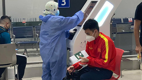ĐT Việt Nam đến UAE, xét nghiệm Covid-19 ngay tại sân bay
