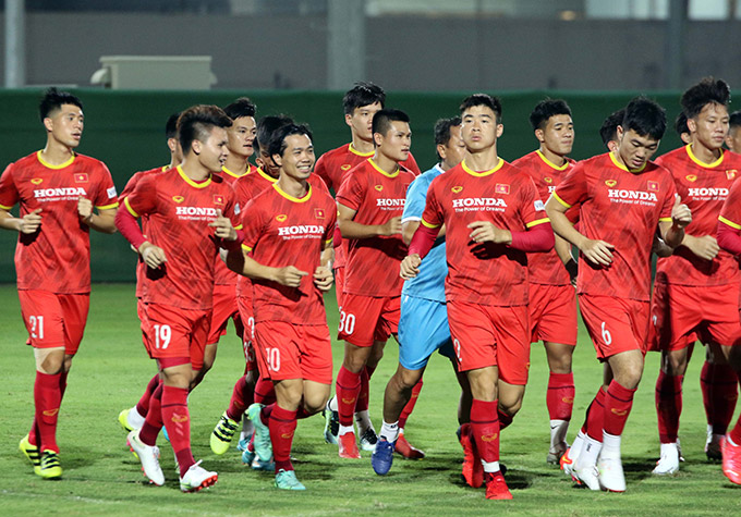 Tối 1/10, ĐT Việt Nam đã bước vào buổi tập đầu tiên tại Sharjah (UAE) để chuẩn bị cho trận đấu quan trọng gặp ĐT Trung Quốc trong khuôn khổ Vòng loại thứ ba FIFA World Cup 2022 khu vực châu Á.