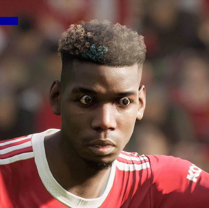 Paul Pogba của Man United sở hữu đôi mắt trông khá quái dị