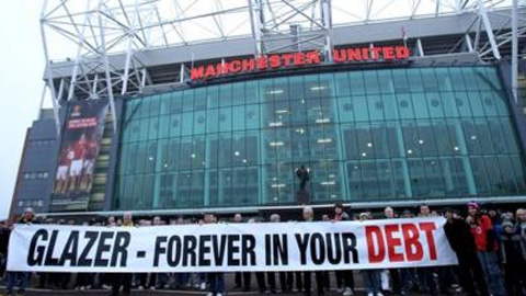 Man United: Gia đình Glazer bán thêm 9,5 triệu cổ phiếu