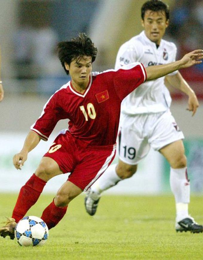 Văn Quyết từng lập siêu phẩm vào lưới Hàn Quốc khi cùng ĐT Việt Nam thi đấu ở Oman