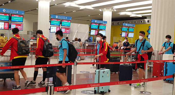 Chuyến bay lúc 2h15 sáng đã đưa ĐT Việt Nam tới Muscat (Oman) để chuẩn bị cho trận đấu với đội tuyển nước này ở lượt trận thứ 4 vòng loại cuối cùng World Cup 2022 khu vực châu Á