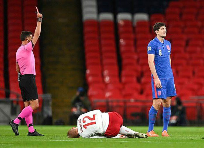 Maguire phải nhận thẻ đỏ ở trận ĐT Anh thua Đan Mạch 0-1