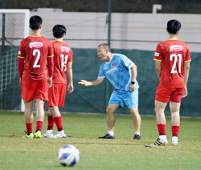 Với tinh thần đó, buổi tập đầu tiên của ĐT Việt Nam tại Muscat đã ghi nhận sự nỗ lực và tập trung của các cầu thủ. 