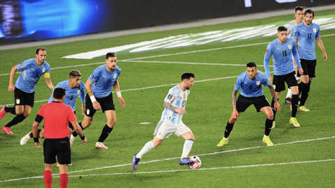 Messi thể hiện khoảnh khắc thiên tài được ví với Maradona