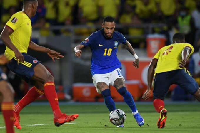 Neymar tỏ ra vô duyên ở trận đấu Colombia vs Brazil