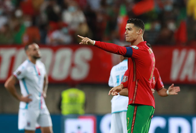 Bồ Đào Nha của Ronaldo sẽ phải đại chiến với Serbia mới có thể giành vé trực tiếp