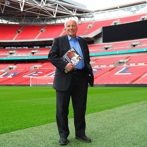 Chủ tịch Greg Dyke của LĐBĐ Anh là một trong những người phản đối quyết liệt nhất về thời gian diễn ra World Cup 2022