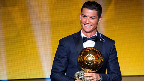 Mendes: 'Ronaldo xứng đáng giành Quả bóng vàng hơn giờ hết'