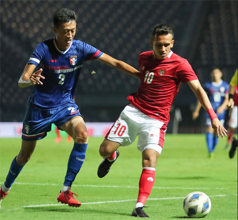 Cầu thủ Đài Bắc Trung Hoa (trái) trong loạt trận gặp Indonesia mới đây