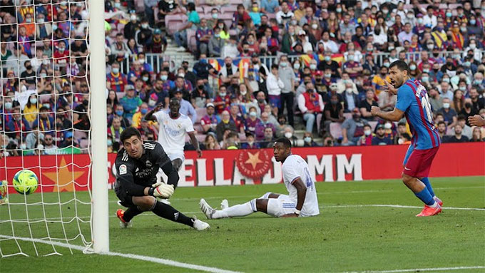 Aguero đã có được bàn thắng đầu tiên trong màu áo Barca