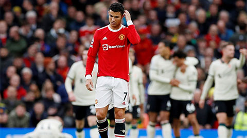  HLV Wenger mách nước để MU sống khỏe với Ronaldo