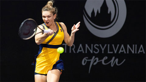 Simona Halep nén đau đoạt vé vào tứ kết Transylvania Open 2021