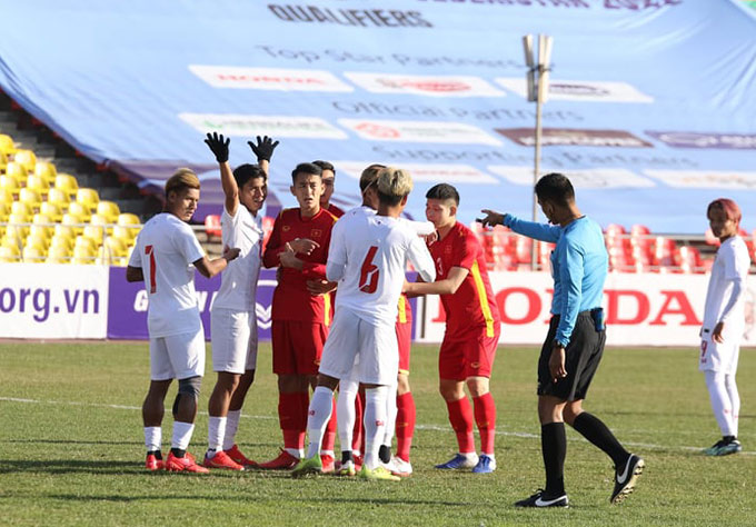 Xuân Tú là một trong số những cầu thủ chơi mờ nhạt ở vòng loại U23 châu Á 2022 - Ảnh: VFF
