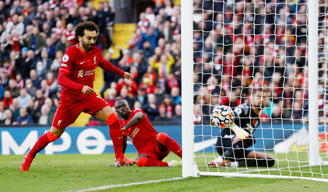 Hàng tiền đạo, với ngôi sao sáng nhất như Salah, mới là nguồn sống hiện tại của Liverpool