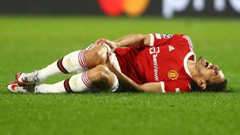 Cavani chấn thương, không góp mặt ở trận Derby Manchester