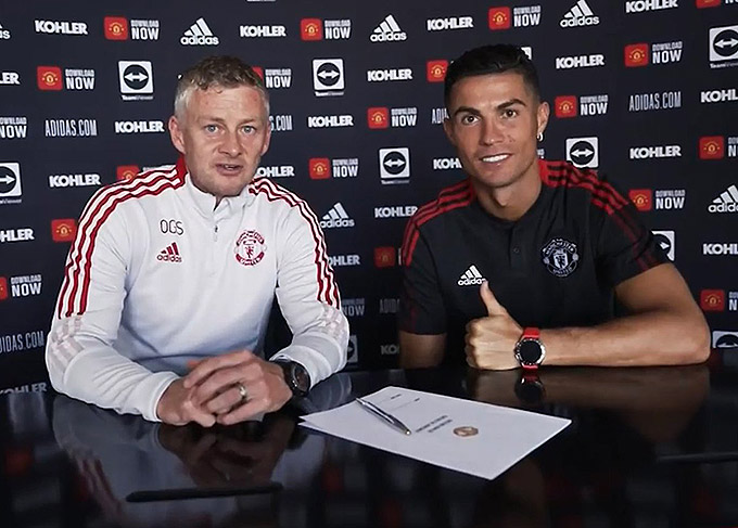 Ronaldo đã ký giao kèo với Man United thay vì đến Man City