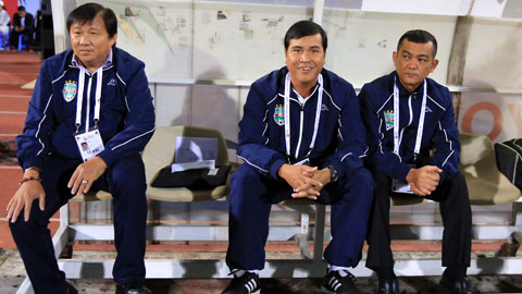 Ông Đặng Trần Chỉnh (bìa trái) lại ngồi ghế nóng ở B.BD Ảnh: Phan Tùng
