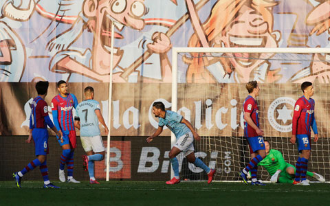 Nhìn từ trận Barca (áo sẫm) bị cầm hòa 3-3 trước Celta Vigo, tân HLV Xavi sẽ phải đối mặt với rất nhiều vấn đề