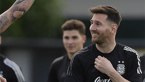 Fan PSG bức xúc khi thấy Messi vui vẻ tập luyện cùng ĐT Argentina