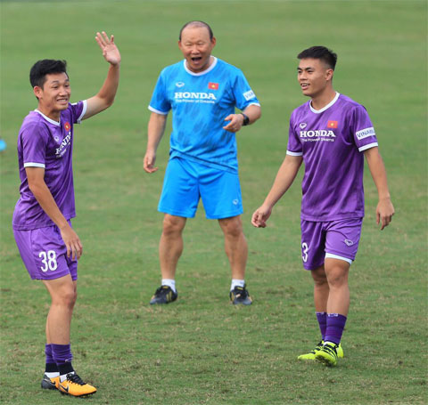 Thầy Park nên trao cơ hội cho các cầu thủ trẻ thi đấu ở những trận sắp tới của ĐT Việt Nam  Ảnh: ĐỨC CƯỜNG